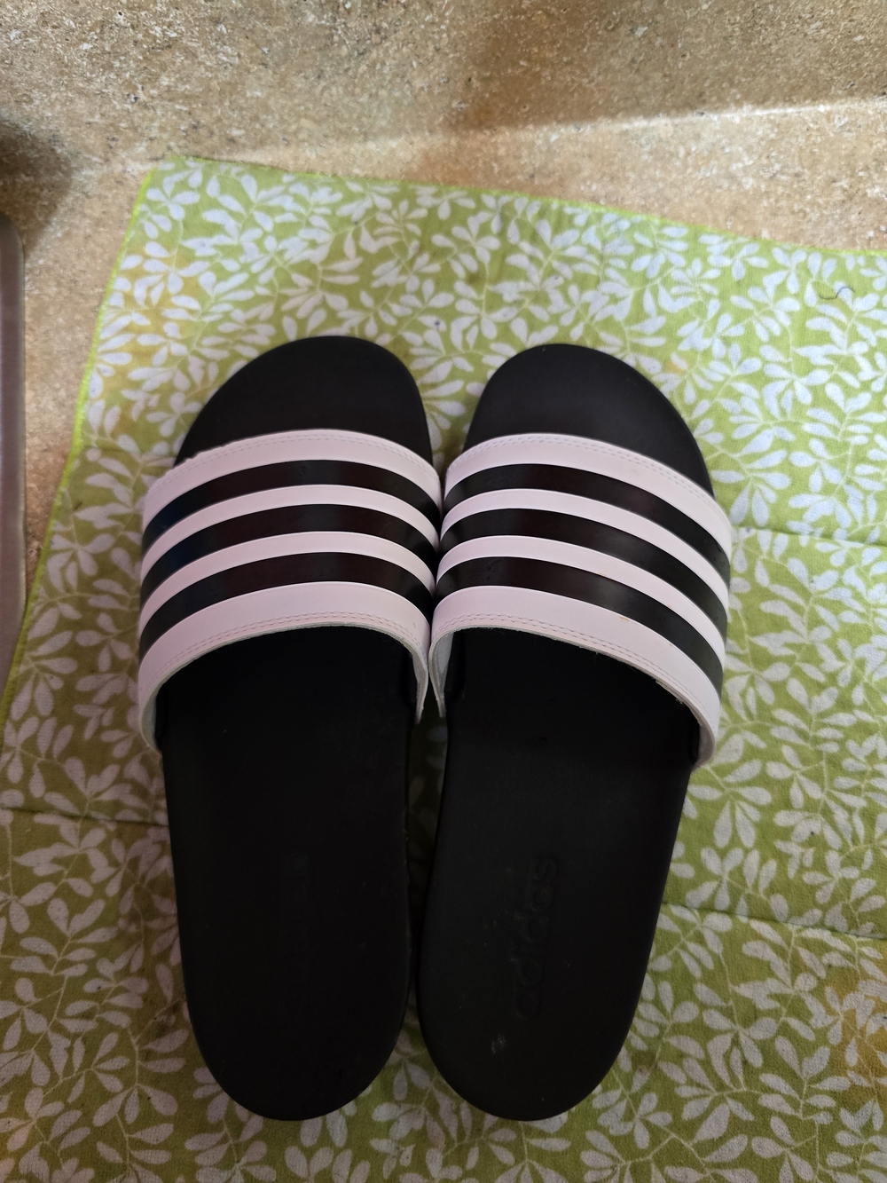 adidas Black and White Three-Stripe Slide Sandals Size 10 Mens